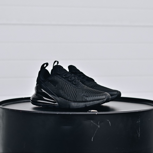 Nike Shoes - 🌻 Nike 270 air max sneakers size 8!
